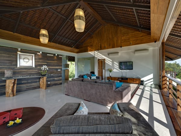 Villa Aiko - Cool upstairs living area